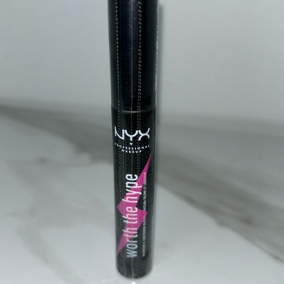 NYX NIP Worth the Hype Mascara Black - Picture 1 of 3